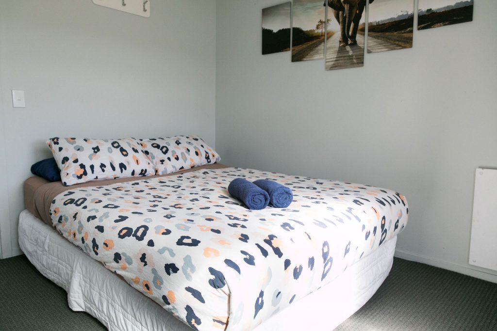 YHA Taupo Queen Room accommodation at Finlay Jacks